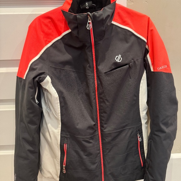 Dare2b Jackets & Blazers - Womens DARE2B Ski Jacket